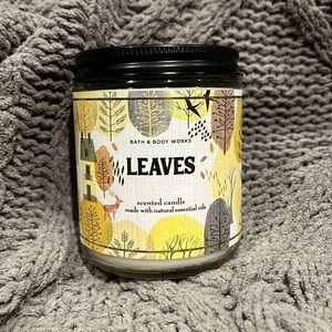 Bath and Body Works Leaves Candle, 7 Oz